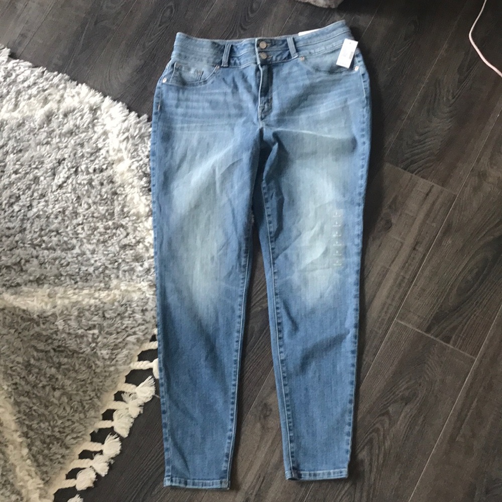 NWT Maurices Super High Rise Jeggings